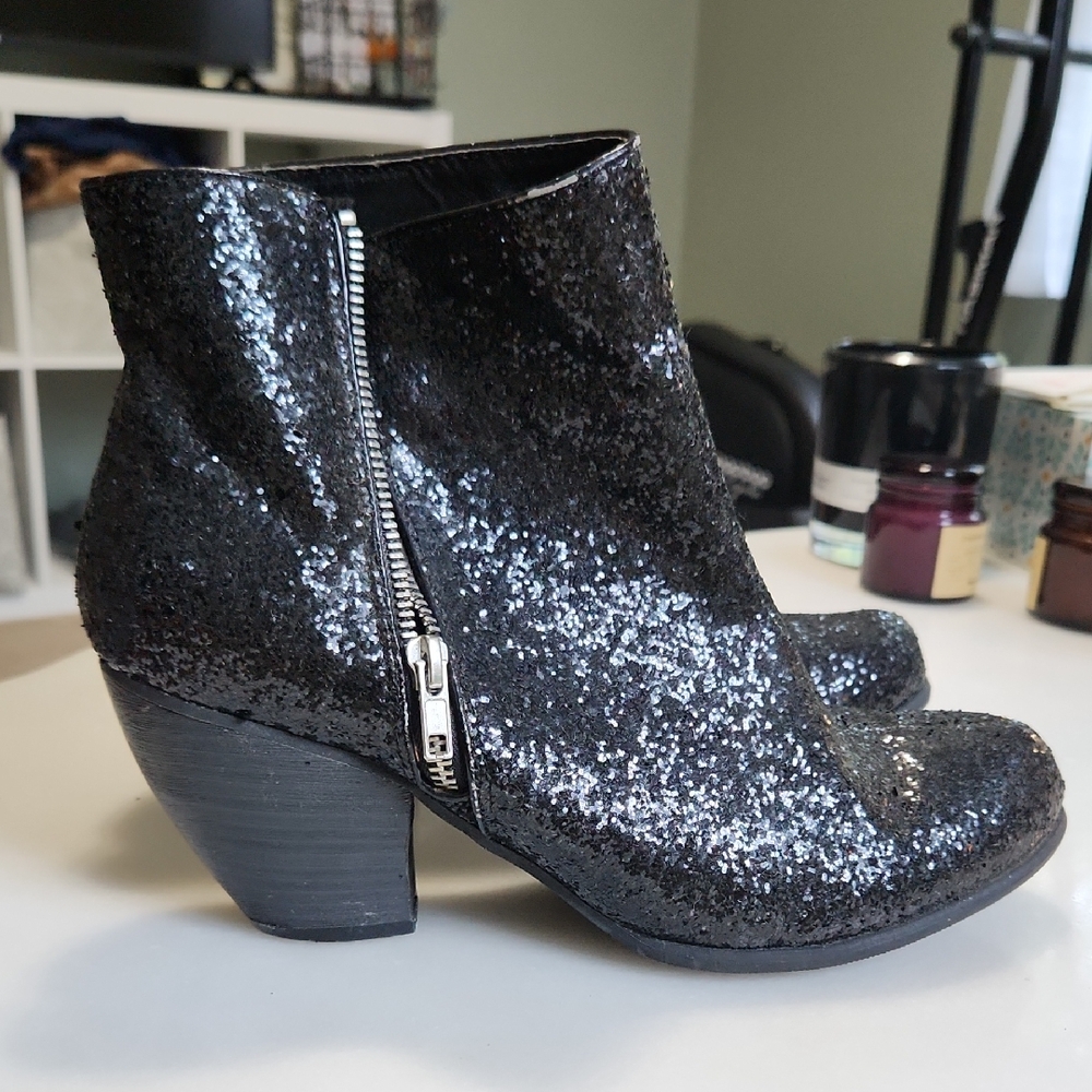 BKE Sparkling Black Ankle Booties